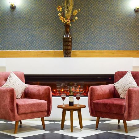 Hotel Jb Residency Zirakpur !! Top Rated & Most Awarded Property In Zirakpur Esterno foto