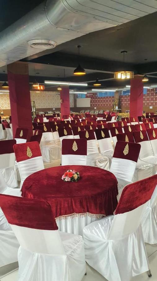 Hotel Jb Residency Zirakpur !! Top Rated & Most Awarded Property In Zirakpur Esterno foto