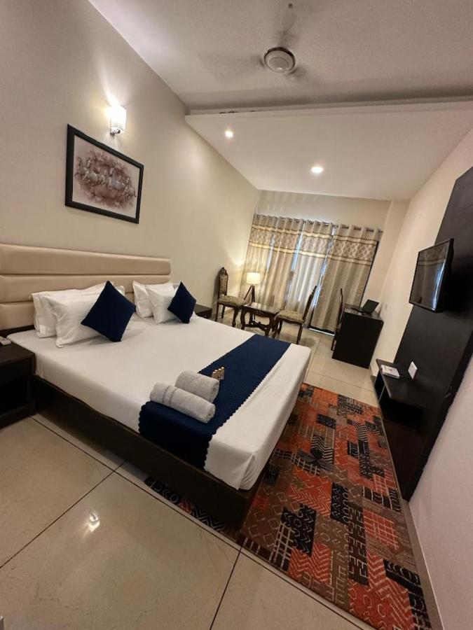 Hotel Jb Residency Zirakpur !! Top Rated & Most Awarded Property In Zirakpur Esterno foto