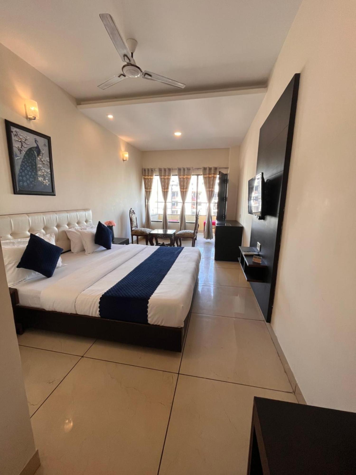Hotel Jb Residency Zirakpur !! Top Rated & Most Awarded Property In Zirakpur Esterno foto