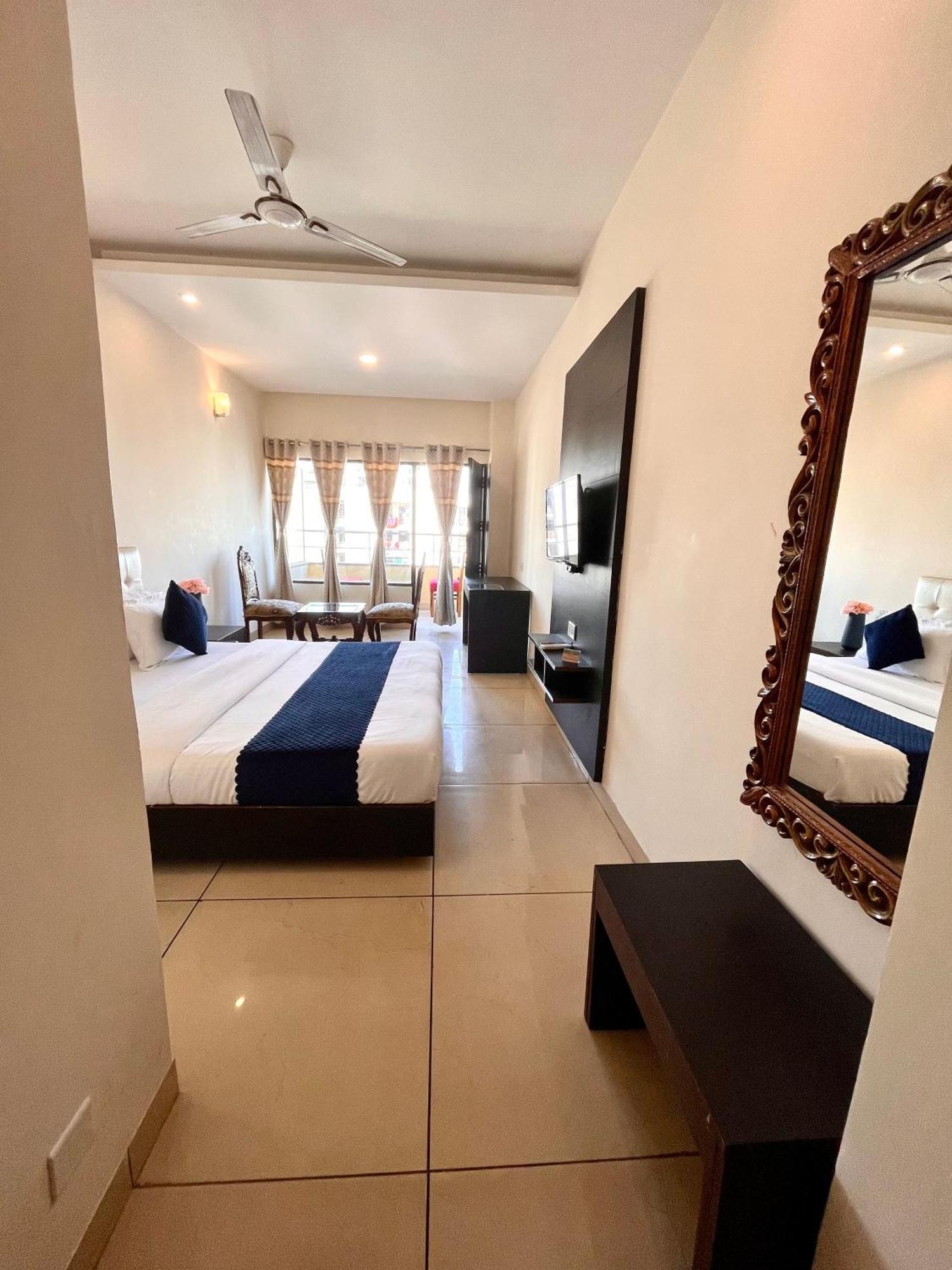 Hotel Jb Residency Zirakpur !! Top Rated & Most Awarded Property In Zirakpur Esterno foto