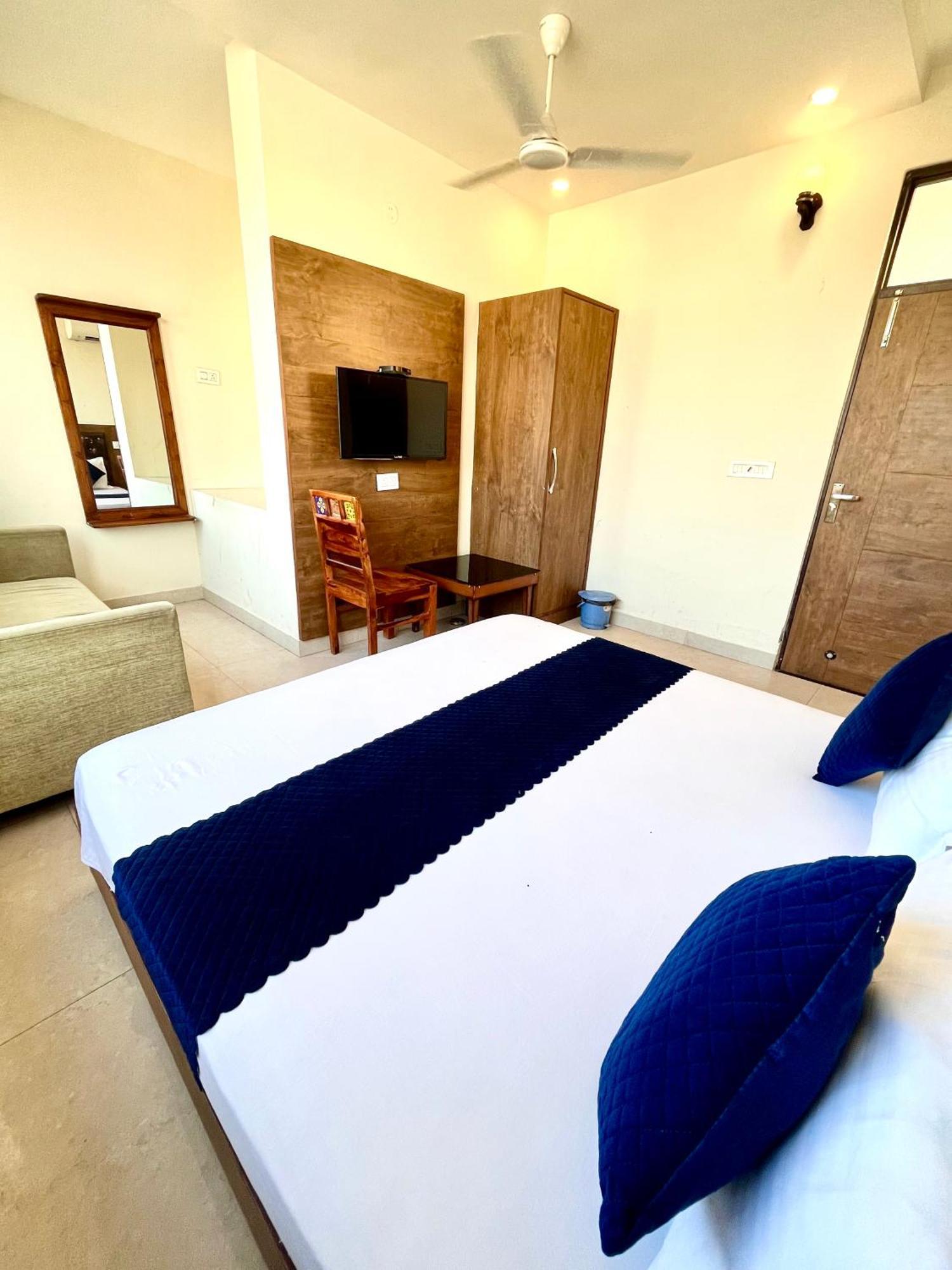 Hotel Jb Residency Zirakpur !! Top Rated & Most Awarded Property In Zirakpur Esterno foto